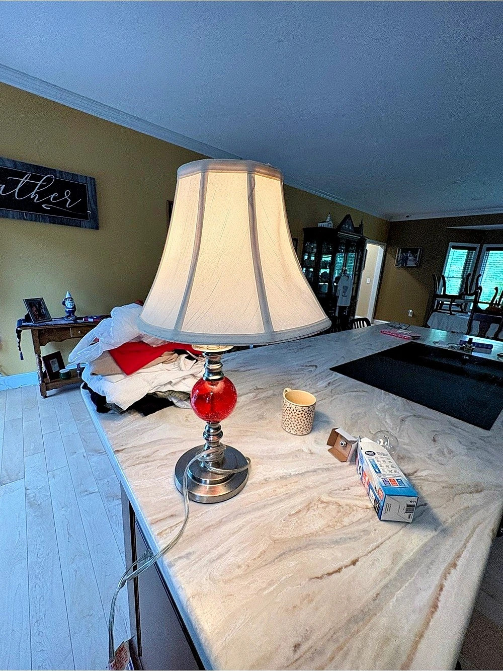 Red crackle Glass Table Lamp - Picture 2 of 10